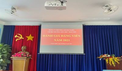 Chi bộ trường Tiểu học Trần Phú tổ chức đánh giá Đảng viên năm 2021