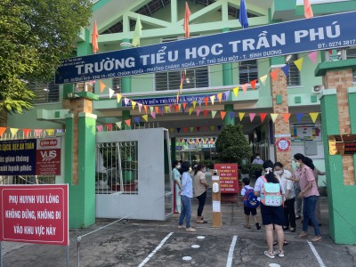 Tựu trường và hưởng ứng Ngày hội toàn dân đưa trẻ đến trường