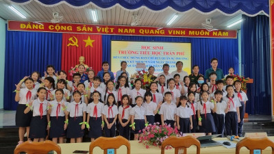 TẶNG QUÀ HỘI CỰU CHIẾN BINH NHÂN KỶ NIỆM 79 NĂM NGÀY THÀNH LẬP QUÂN ĐỘI NHÂN DÂN VIỆT NAM (22/12/1944 - 22/12/2023)