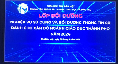 Tham gia lớp bồi dưỡng nghiệp vụ và bồi dưỡng thông tin số dành cho cán bộ ngành giáo dục thành phố năm 2024.