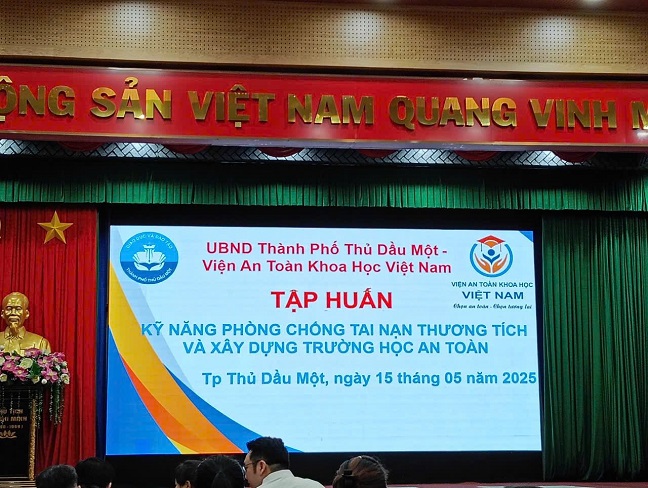 THAM GIA TẬP HUẤN CHUYÊN ĐỀ “KỸ NĂNG PHÒNG, CHỐNG TAI NẠN THƯƠNG TÍCH”